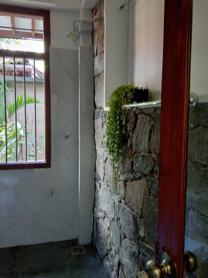 Bed and Breakfast Mandara Rest Хиккадува Экстерьер фото